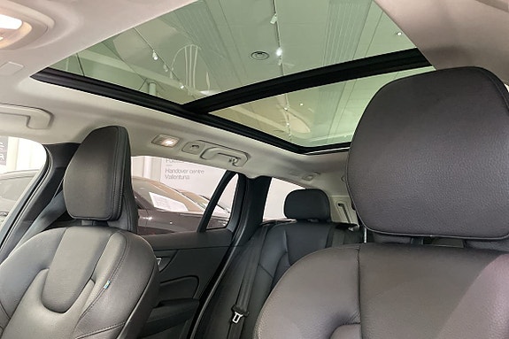 Volvo V60 16 of 24
