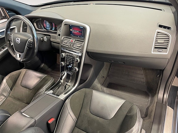Volvo XC60 11 of 21