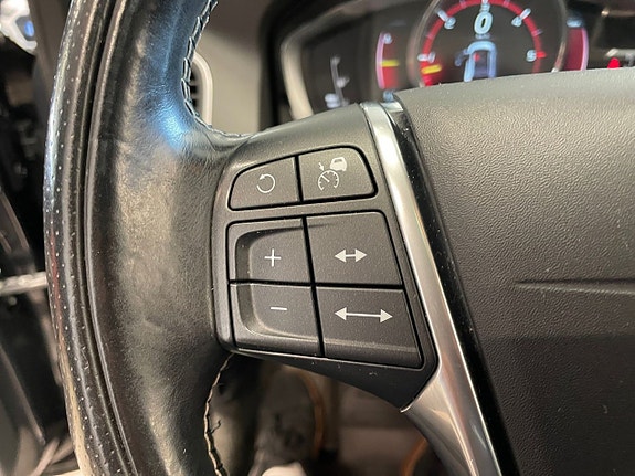 Volvo XC60 15 of 21