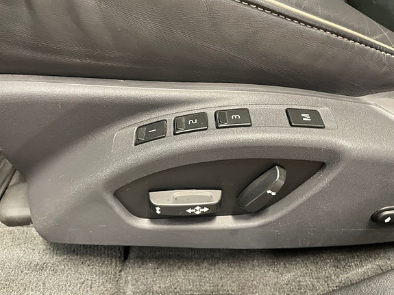 Volvo XC60 12 of 21