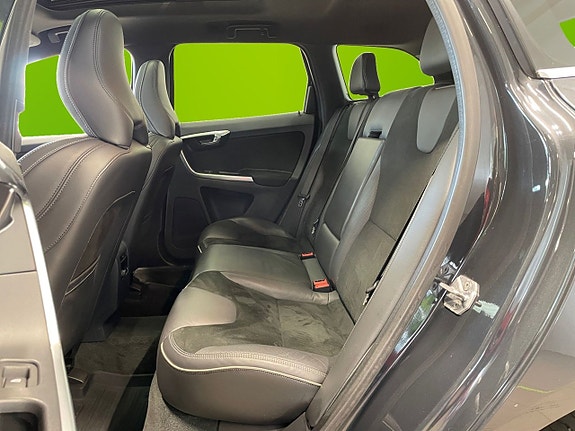 Volvo XC60 9 of 21