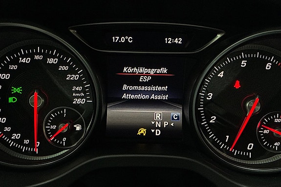 Mercedes-Benz CLA200 19 of 29