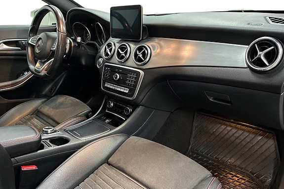 Mercedes-Benz CLA200 15 of 29