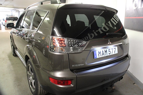 Mitsubishi Outlander 12 of 16