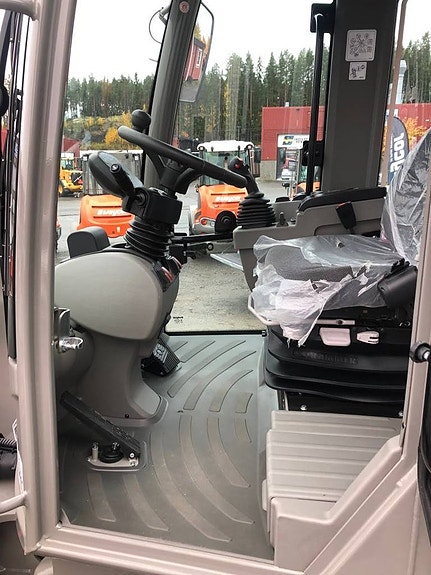 Weycor 520 109hk 40 km/h tipplast CA 6000KG  BLACK EDITION 8 of 10