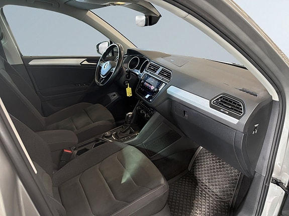 Volkswagen Tiguan 10 of 21