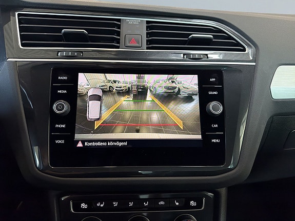 Volkswagen Tiguan 15 of 21