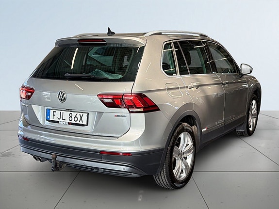 Volkswagen Tiguan 6 of 21