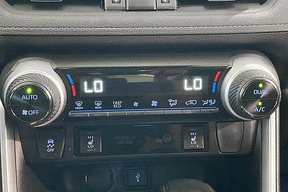 Toyota RAV4 13 of 20
