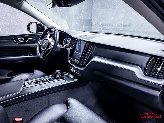 Volvo XC60 14 of 30