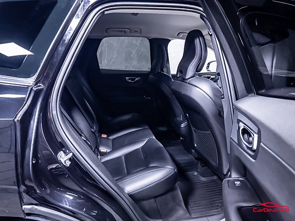 Volvo XC60 16 of 30