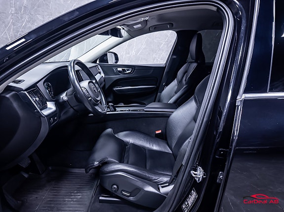 Volvo XC60 10 of 30