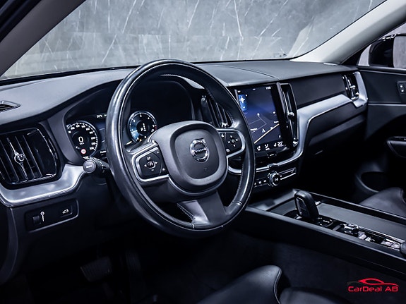 Volvo XC60 12 of 30