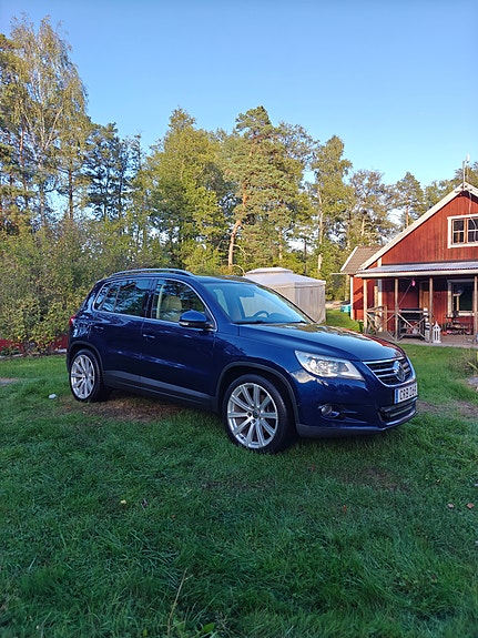 Volkswagen Tiguan 5 of 12