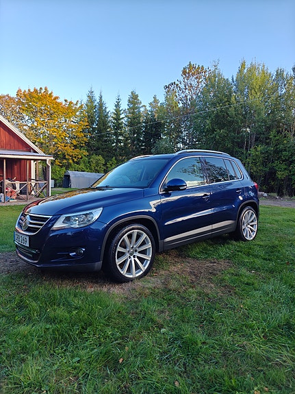 Volkswagen Tiguan 3 of 12