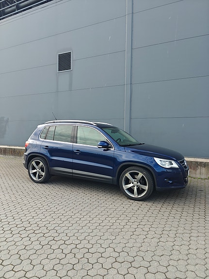 Volkswagen Tiguan 3 of 10
