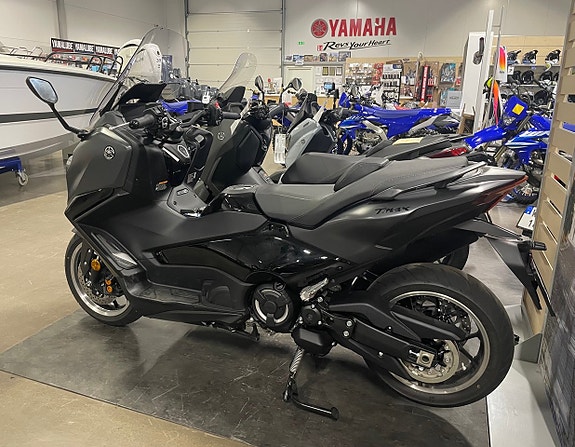 Yamaha TMAX TECH MAX 560 DEMO 18 MIL SPARA 14000kr tmax t-max 2 of 2