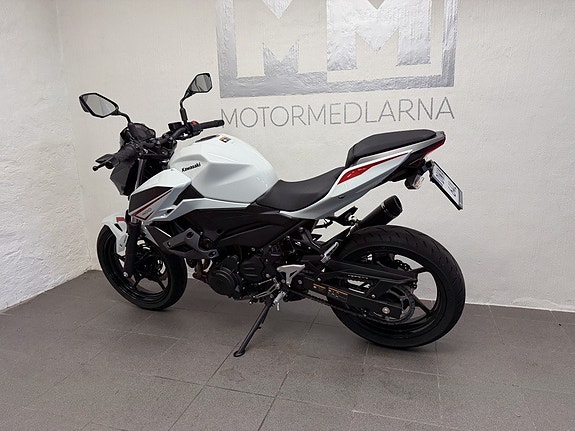 Kawasaki Z400 ABS A2 6 of 9