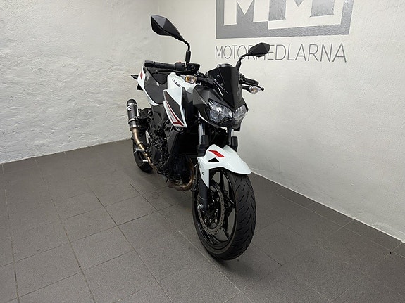Kawasaki Z400 ABS A2 3 of 9