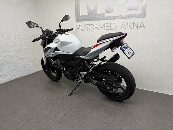Kawasaki Z400 ABS A2 7 of 9