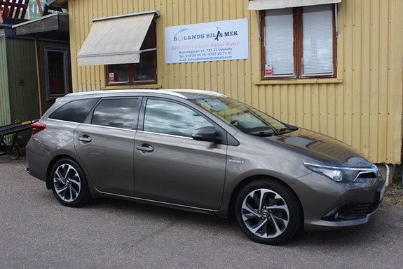 Toyota Auris 4 of 17