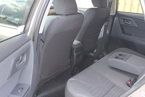 Toyota Auris 14 of 17