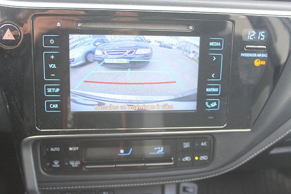 Toyota Auris 15 of 17