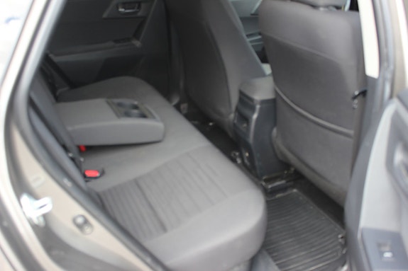Toyota Auris 13 of 17