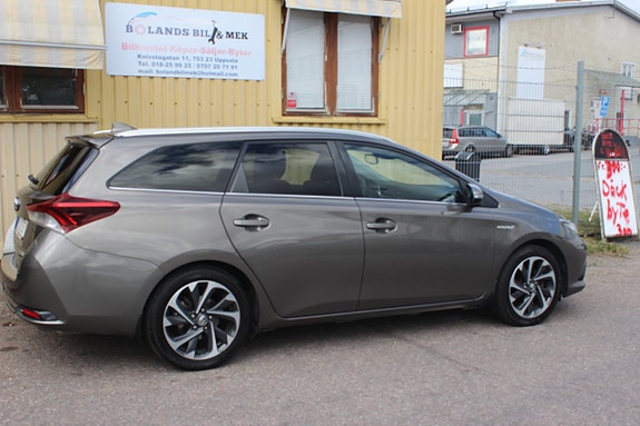 Toyota Auris 3 of 17