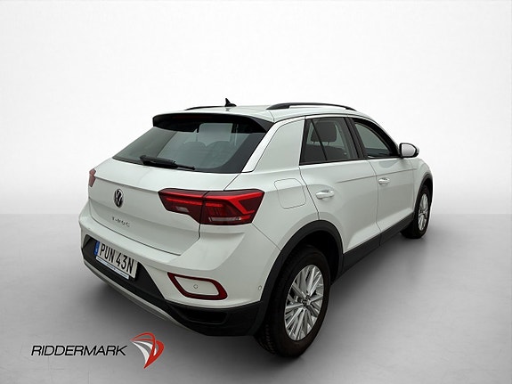 Volkswagen T-Roc 8 of 30