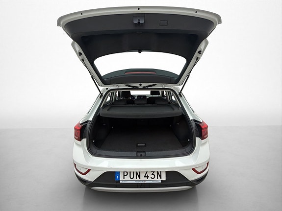 Volkswagen T-Roc 26 of 30