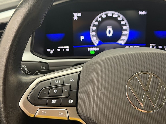 Volkswagen T-Roc 18 of 30
