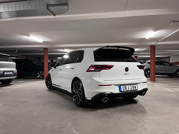 Volkswagen Golf VIII 3 of 24