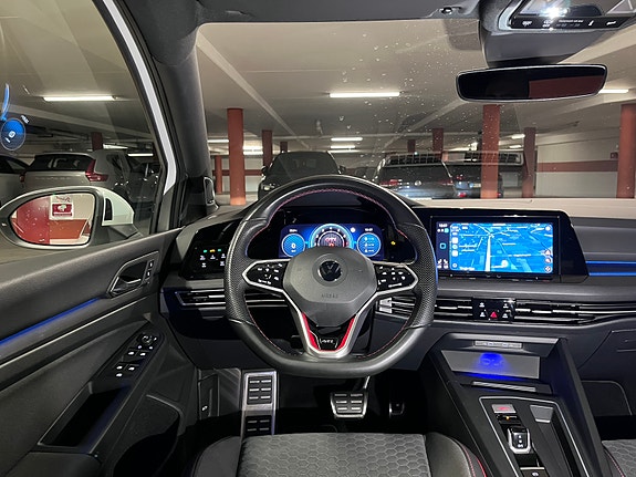 Volkswagen Golf VIII 7 of 24