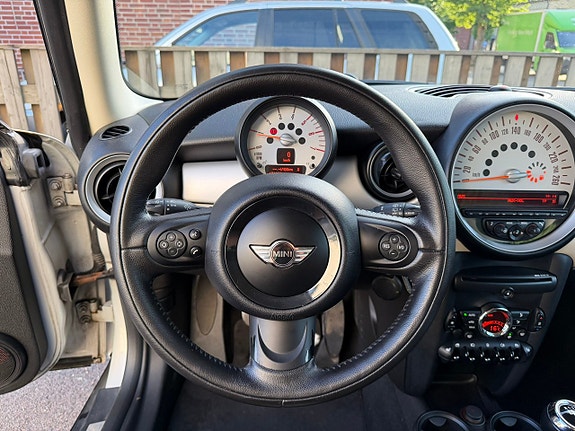 MINI Clubman One 16 of 24