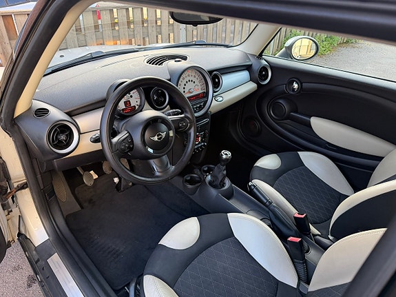 MINI Clubman One 14 of 24