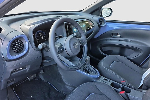 Toyota Aygo X 6 of 11