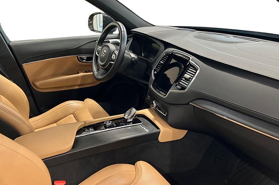 Volvo XC90 9 of 30
