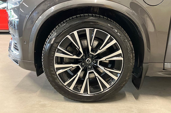 Volvo XC90 27 of 30