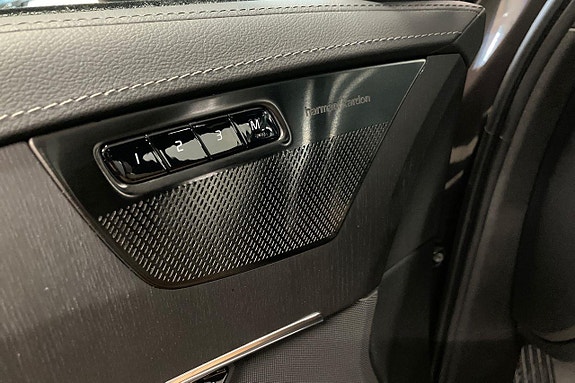 Volvo XC90 22 of 30