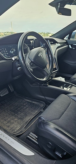 Tesla Model S 6 of 11