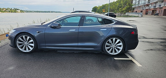 Tesla Model S 3 of 11