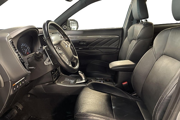 Mitsubishi Outlander 13 of 30