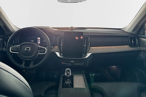 Volvo XC90 6 of 27