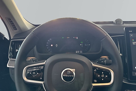 Volvo XC90 11 of 27