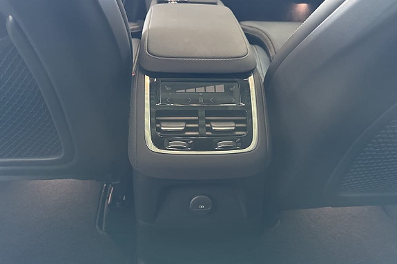 Volvo XC90 22 of 27