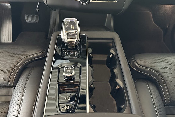 Volvo XC90 23 of 27