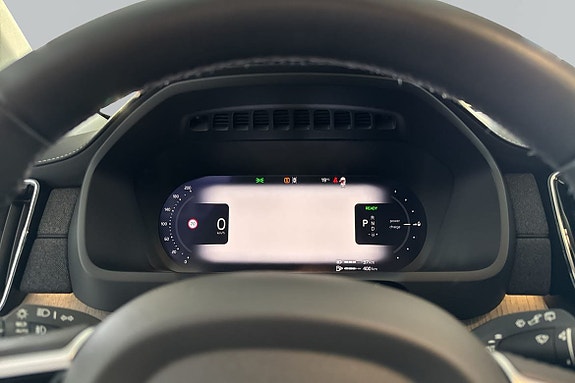 Volvo XC90 12 of 27