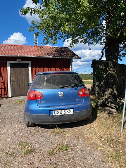 Volkswagen Golf V 5 of 9