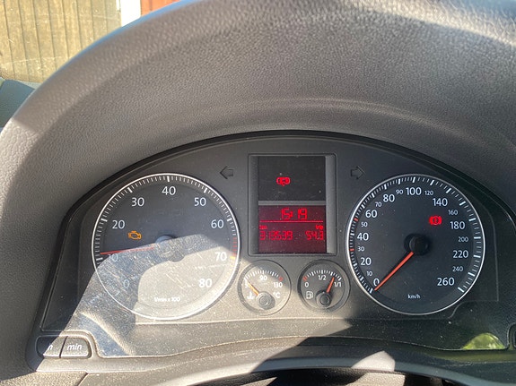 Volkswagen Golf V 8 of 9